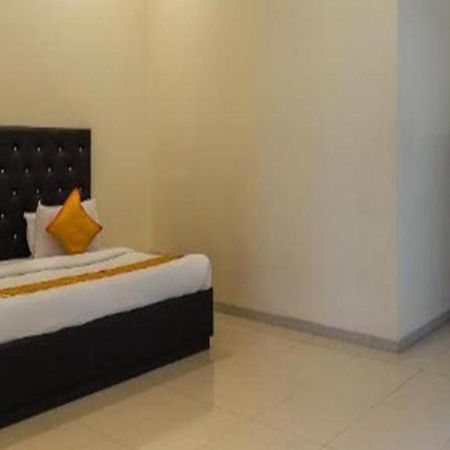 Hotel O Marigold Σουράτ Εξωτερικό φωτογραφία